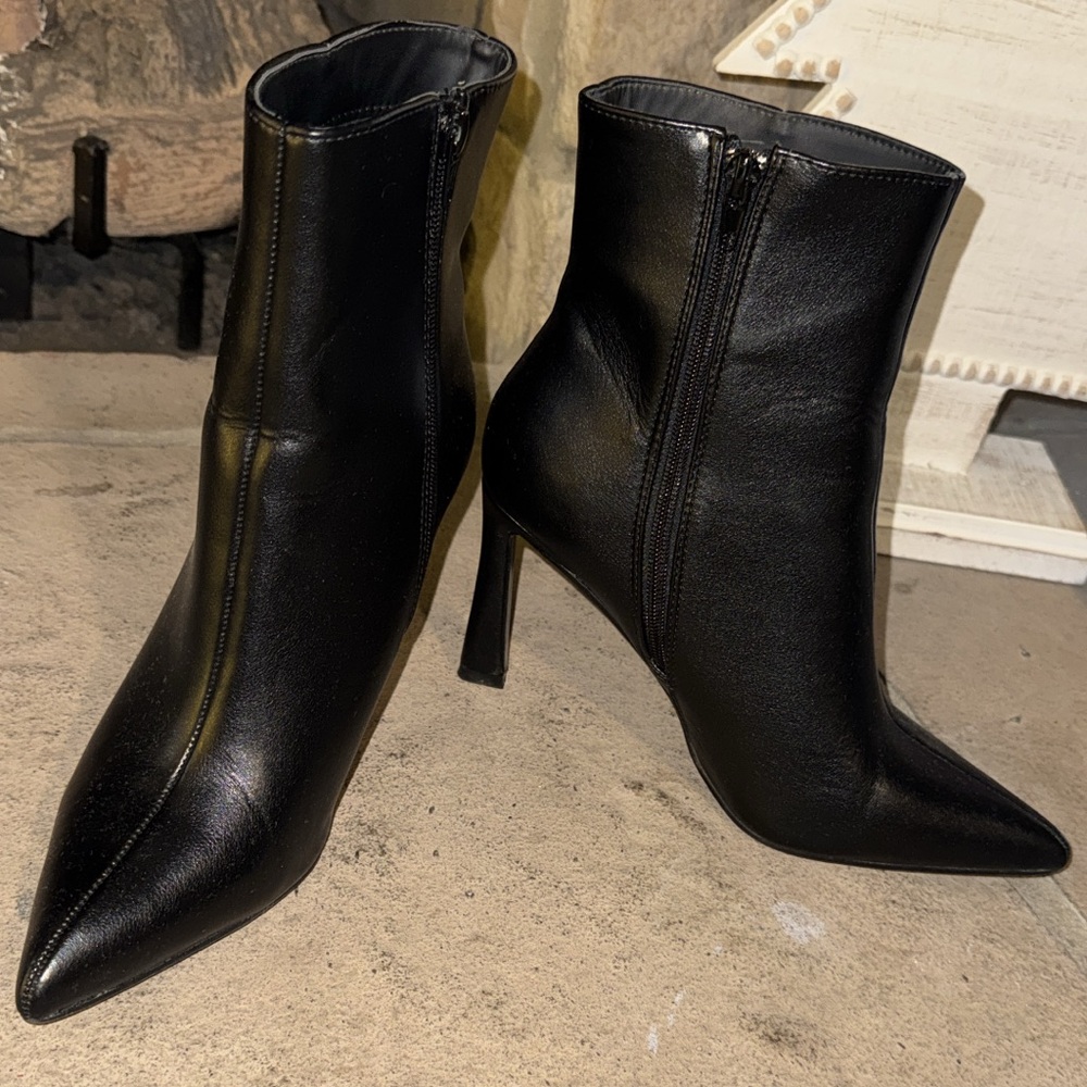 Anne Michelle Pointed Toe Black Matte Booties